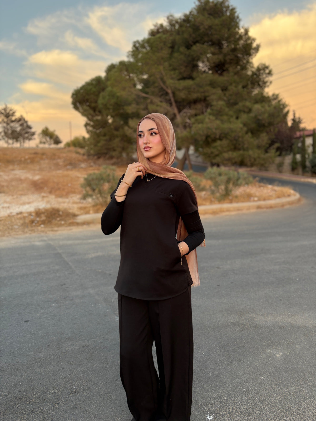 AL-RAQAD | Black Scrubs