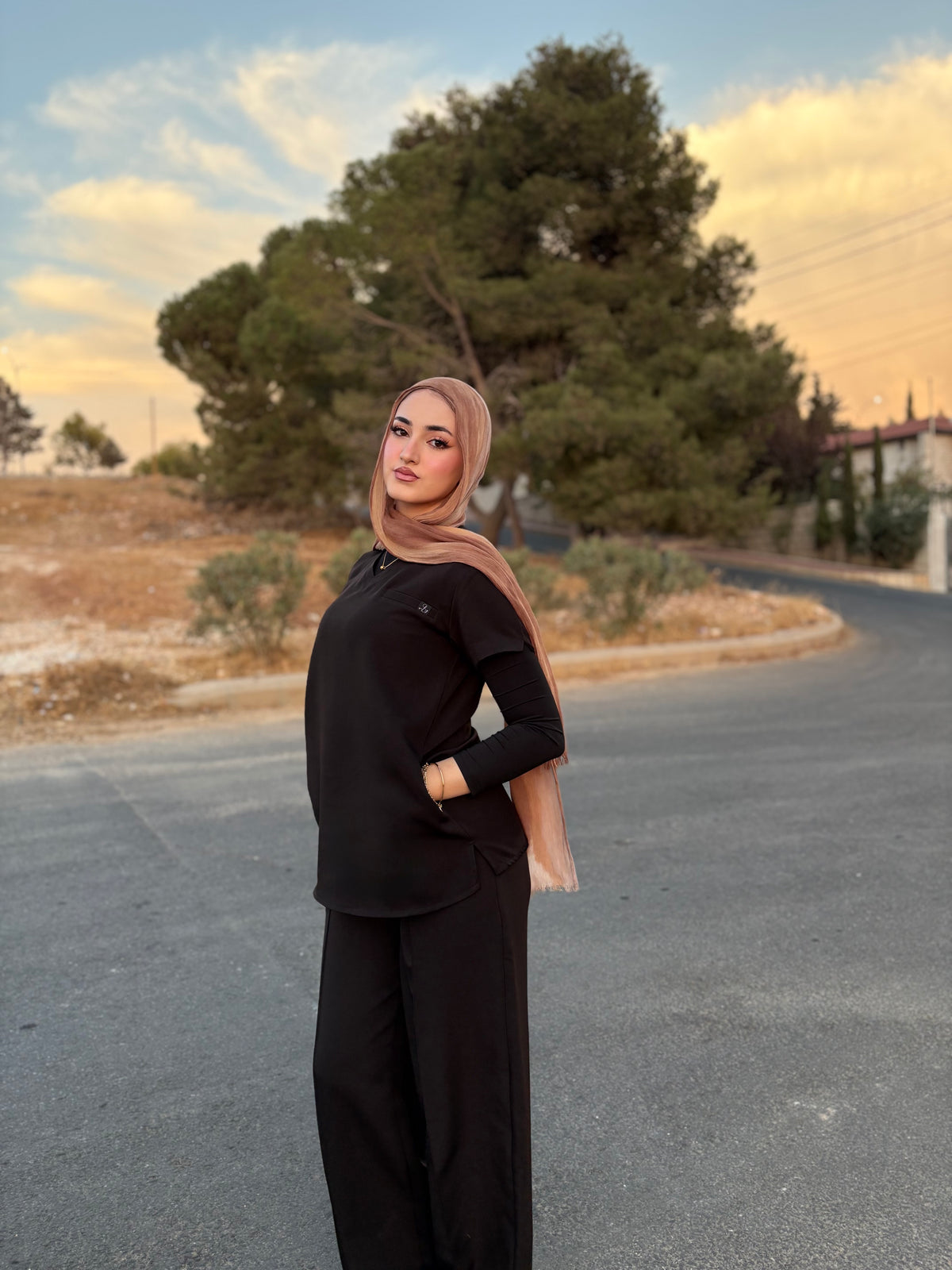 AL-RAQAD | Black Scrubs