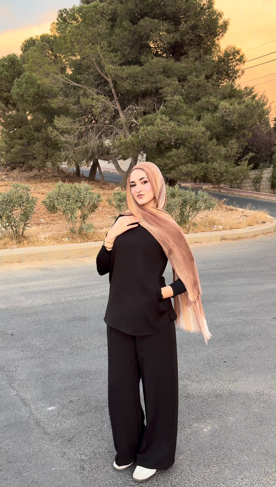AL-RAQAD | Black Scrubs