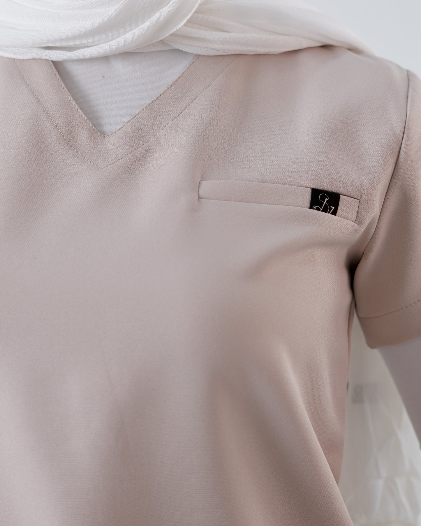 AL-RAQAD | Beige Scrubs